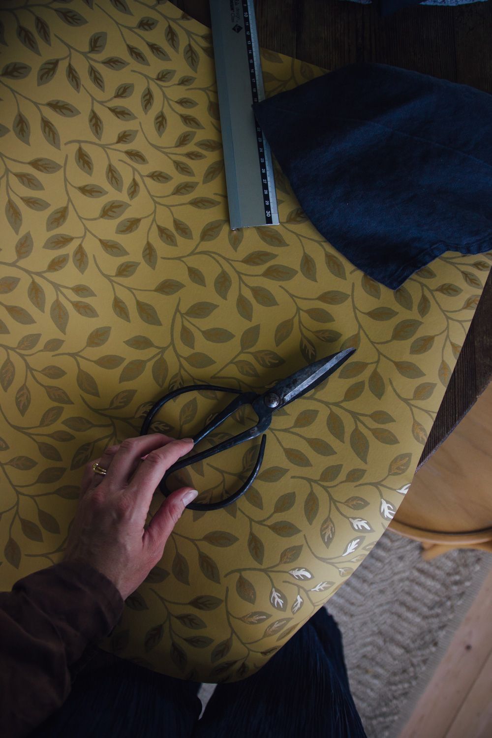 dukning med tapet i gult