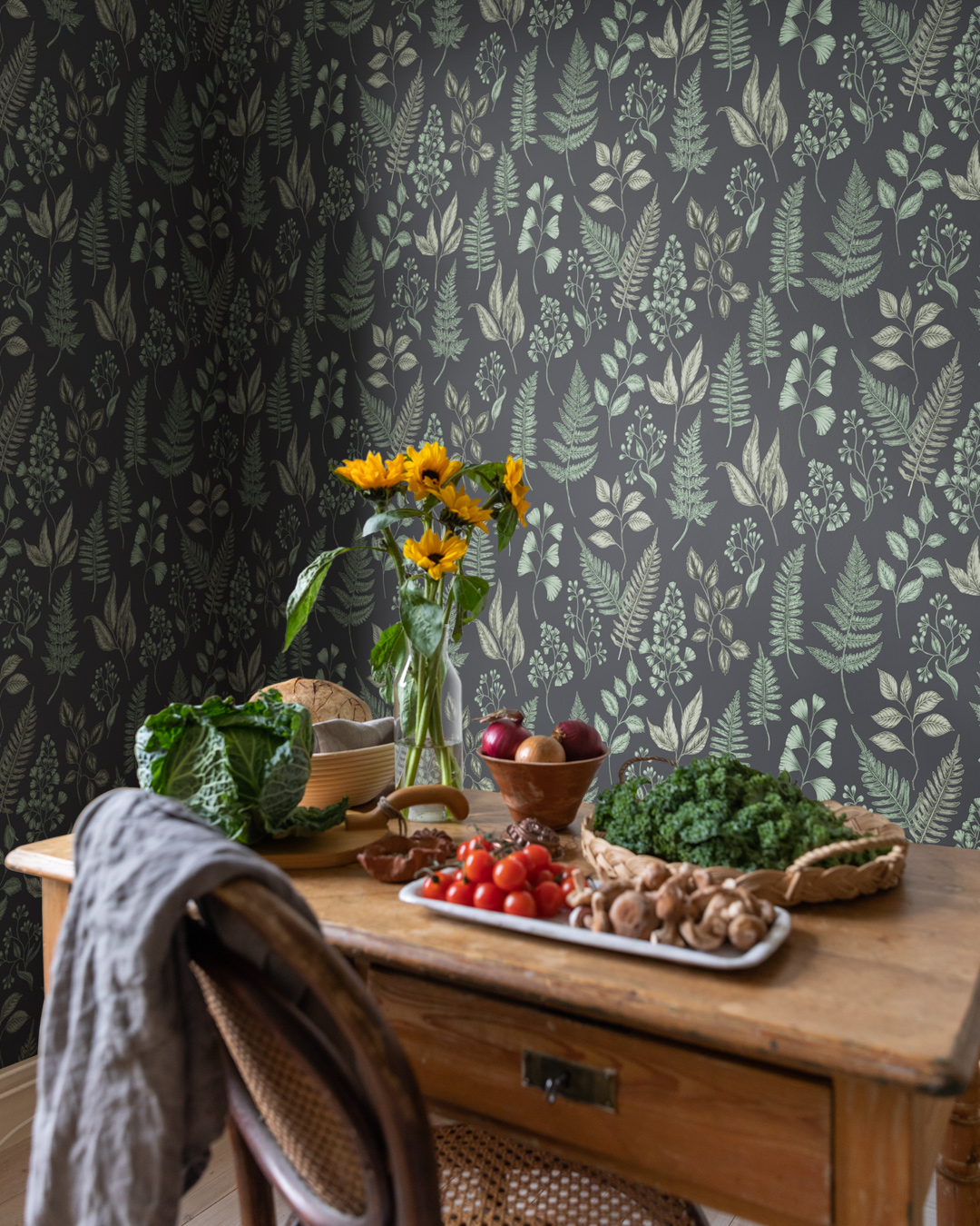 svart tapet med blad