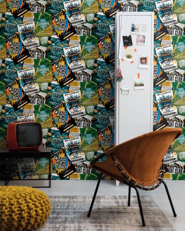 cool tapet för ungdomsrum. inred pojkrum med tapet med planscher