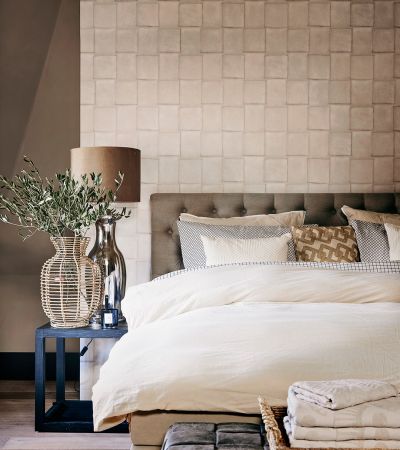 Vit tapet med Ungdom, Rutigt mönster